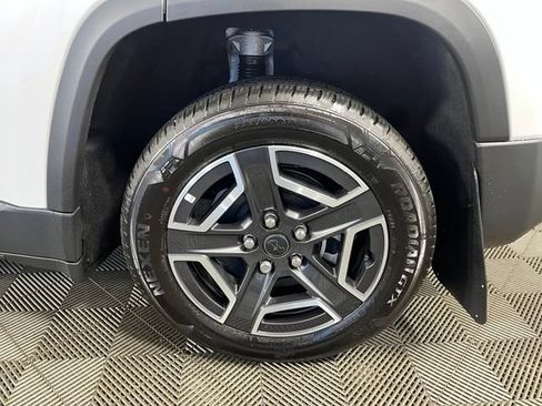 Used 2026 Jeep Cherokee Limited AWD/4WD image 11