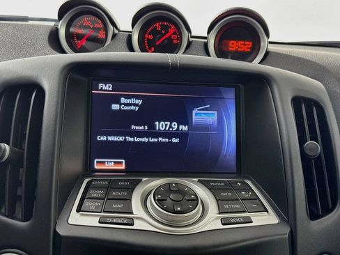Used 2016 Nissan 370Z Touring Sport RWD image 16