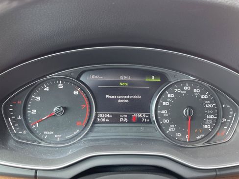 Used 2022 Audi Q5 2.0T Premium w/ Convenience Package AWD/4WD image 2
