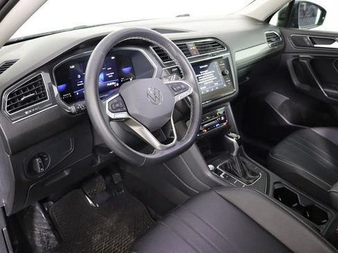 Used 2023 Volkswagen Tiguan SE FWD image 24