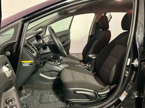 Used 2017 Kia Forte LX image 18