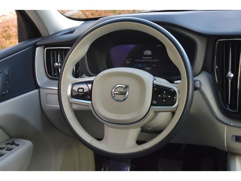 Certified 2023 Volvo XC60 B5 Plus w/ Protection Package Premier image 17