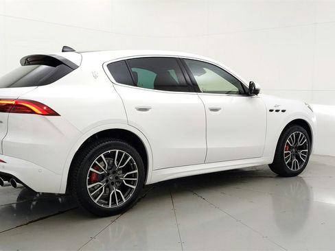 Used 2024 Maserati Grecale GT image 8