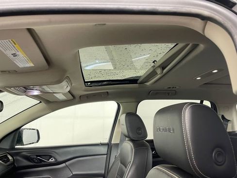 Certified 2018 GMC Acadia Denali w/ Technology Package image 11