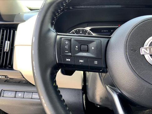 Used 2023 Nissan Pathfinder SV FWD image 23