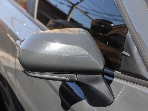 Used 2025 Toyota Camry SE w/ Convenience Package image 8