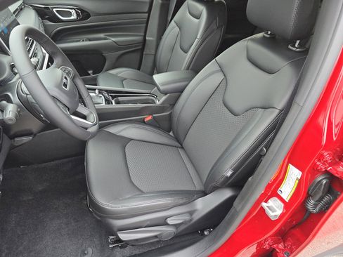 New 2026 Jeep Compass Latitude image 24