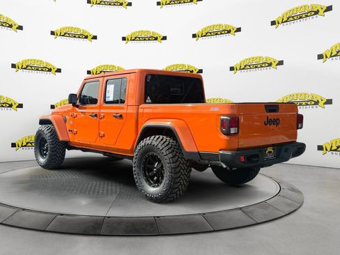 New 2025 Jeep Gladiator Sport image 3