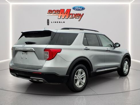 Used 2020 Ford Explorer XLT w/ Equipment Group 202A image 4