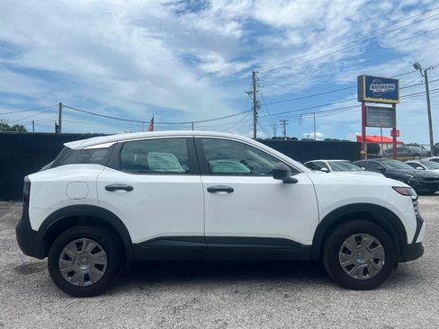 Used 2025 Nissan Kicks S FWD image 4