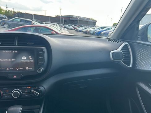Used 2025 Kia Soul LX w/ LX Technology Package image 30