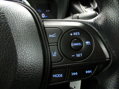 Used 2021 Toyota Corolla LE image 21