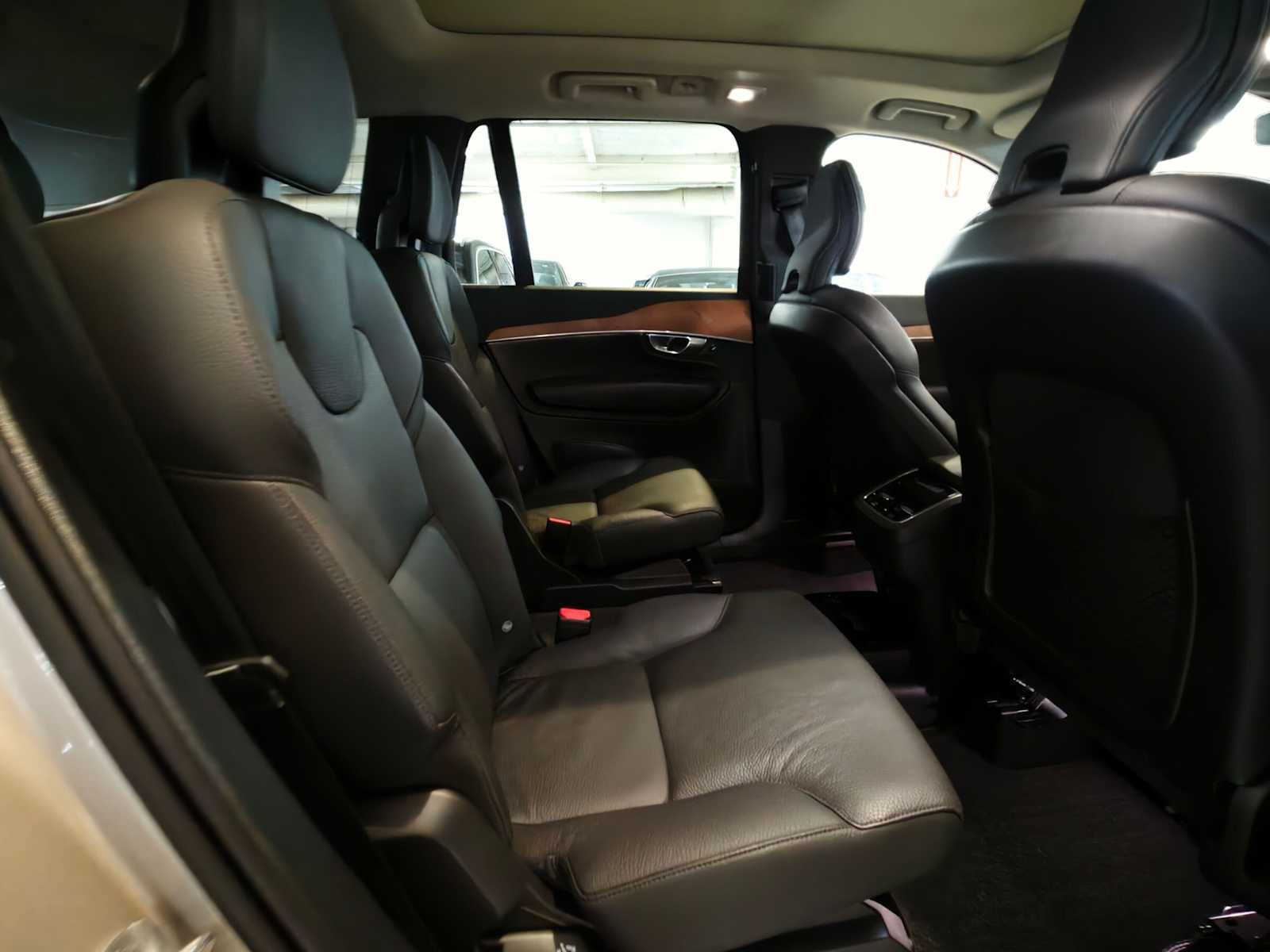 Used 2024 Volvo XC90 B6 Plus w/ Protection Package Premier AWD/4WD image 12