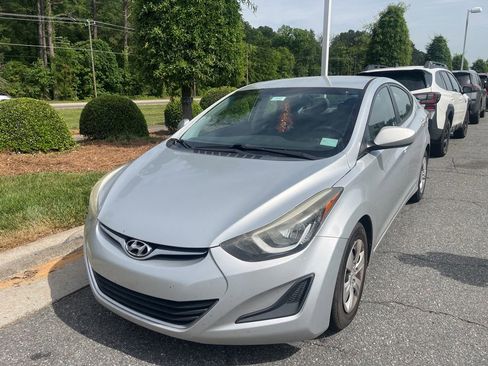 Used 2016 Hyundai Elantra SE FWD image 9