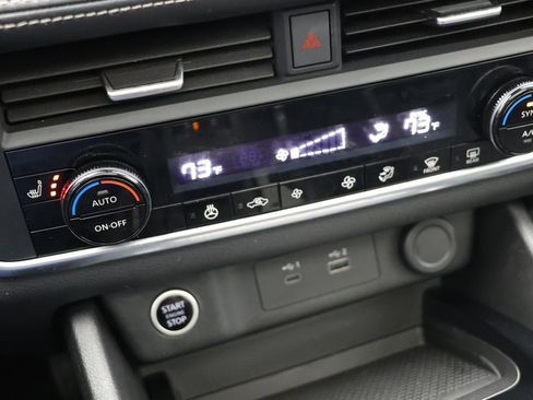 Used 2023 Nissan Rogue SV w/ SV Premium B Package image 25