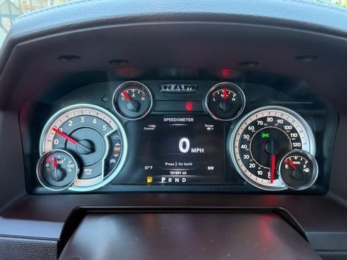 Used 2015 RAM 1500 Laramie w/ Convenience Group image 10