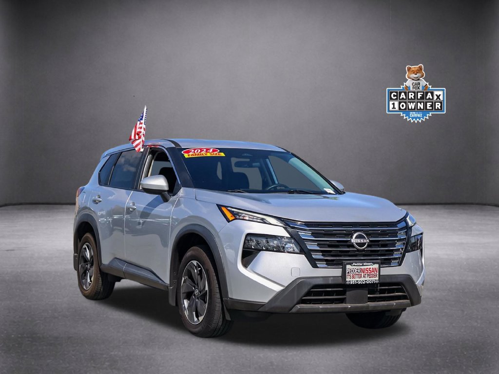 Used 2024 Nissan Rogue SV FWD image 2