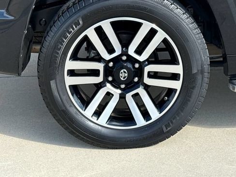 Used 2017 Toyota 4Runner Limited RWD image 9