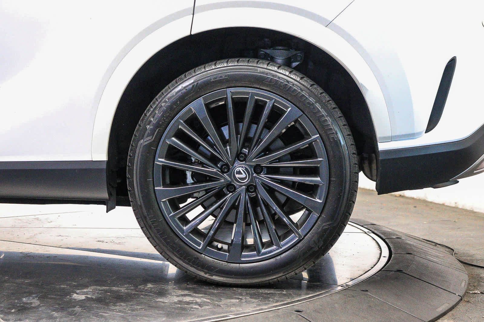 Used 2025 Lexus RX 350 Premium w/ Convenience Package FWD image 10