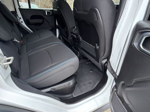 Used 2024 Jeep Wrangler Rubicon image 21