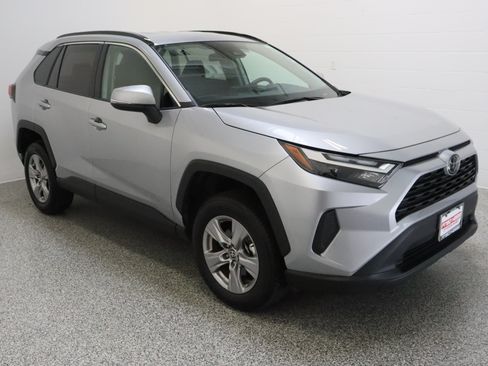 Used 2025 Toyota RAV4 XLE FWD image 4