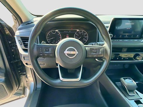 Used 2024 Nissan Rogue S image 35