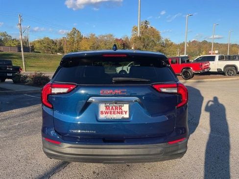 Used 2023 GMC Terrain SLE image 7
