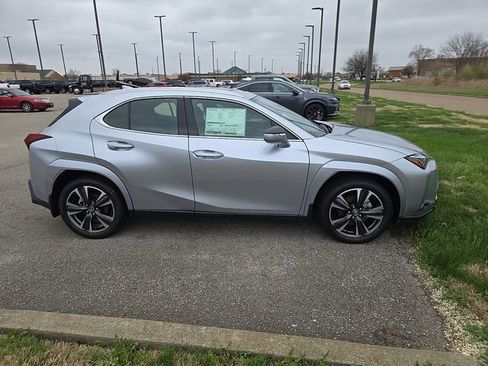 New 2026 Lexus UX 300h AWD image 2
