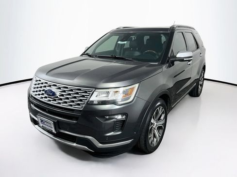 Used 2018 Ford Explorer Platinum AWD/4WD image 3