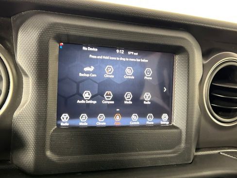 Used 2023 Jeep Gladiator Sport image 25