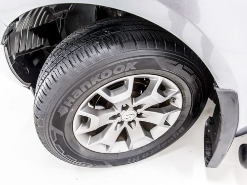 Used 2019 Nissan Frontier SL RWD image 11