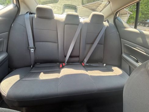 Used 2025 Nissan Altima 2.5 SV FWD image 38
