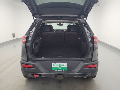 Used 2017 Jeep Cherokee Trailhawk w/ Cold Weather Group AWD/4WD image 29