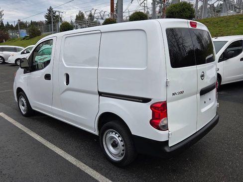 Used 2021 Nissan NV200 S w/ Back Door Glass Package image 5