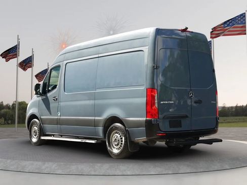 Used 2019 Mercedes-Benz Sprinter 144 image 3