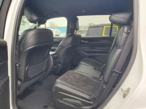 Used 2024 Jeep Grand Cherokee L Laredo image 26