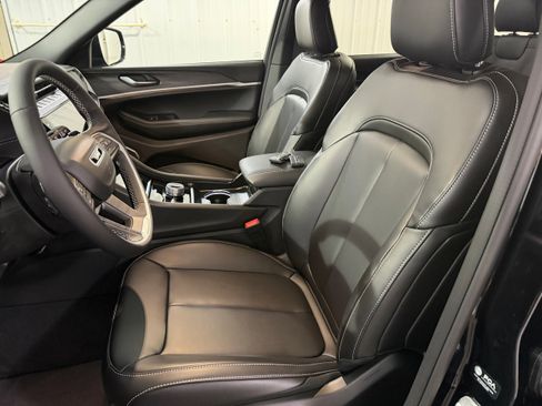 New 2026 Jeep Grand Cherokee Limited image 12