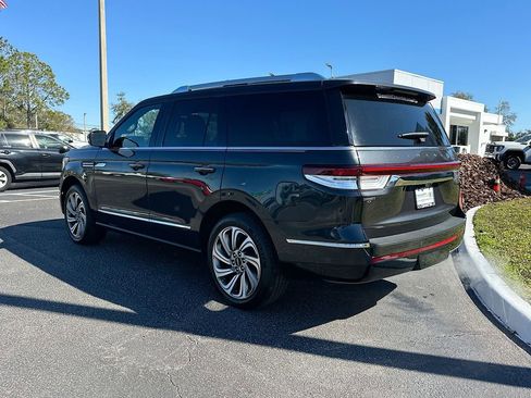 Used 2023 Lincoln Navigator Reserve AWD/4WD image 7