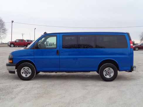Used 2018 GMC Savana 3500 LT w/ LT Preferred Equipment Group image 3