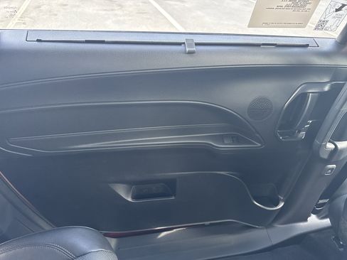 New 2025 Toyota Sienna Platinum image 31