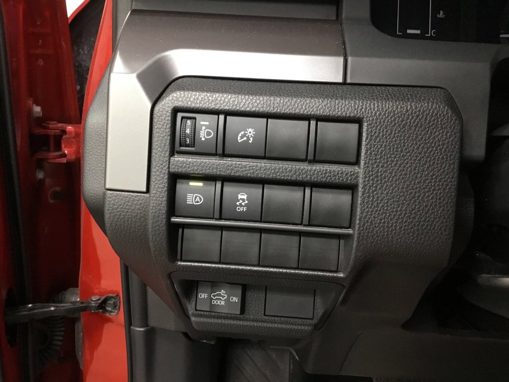 Used 2025 Toyota Tacoma SR5 w/ SR5 Upgrade Package AWD/4WD image 14