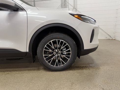 New 2026 Ford Escape SE FWD image 27
