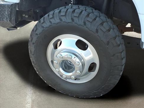 Used 2023 Ford F350 Lariat image 21