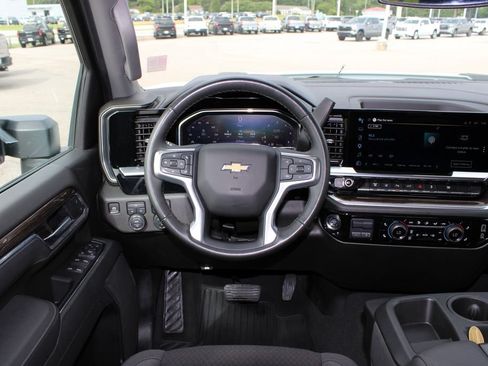 Used 2025 Chevrolet Silverado 2500 LT w/ Safety Package AWD/4WD image 8