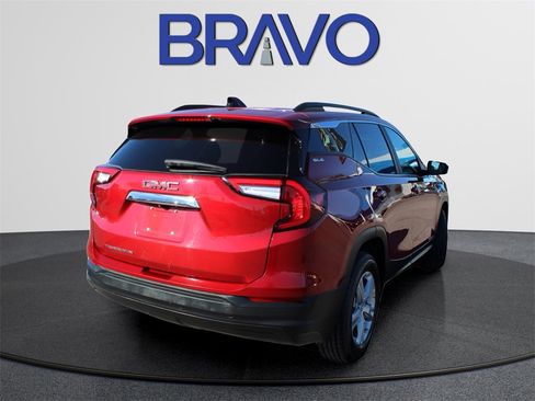 Used 2023 GMC Terrain SLE image 5