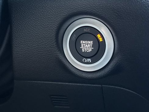 New 2027 Chrysler Pacifica Select FWD image 23