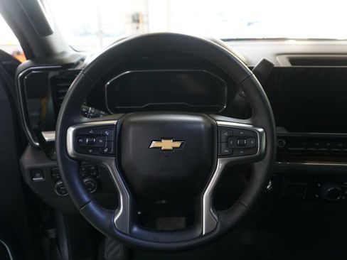 Used 2023 Chevrolet Silverado 1500 LT image 18