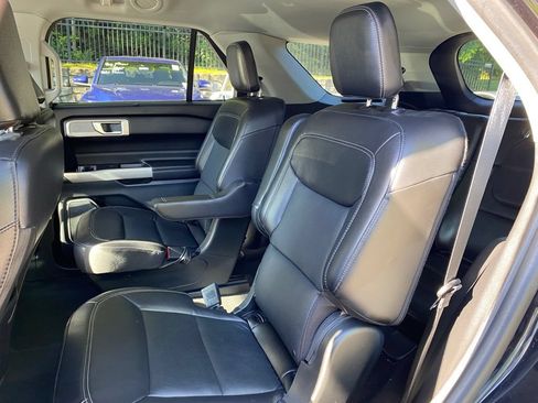 Used 2023 Ford Explorer Limited AWD/4WD image 26