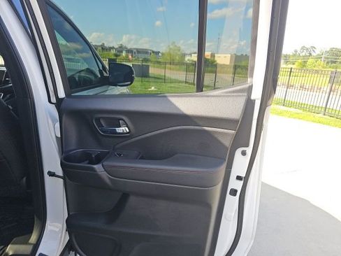 Used 2025 Honda Ridgeline Black Edition image 27