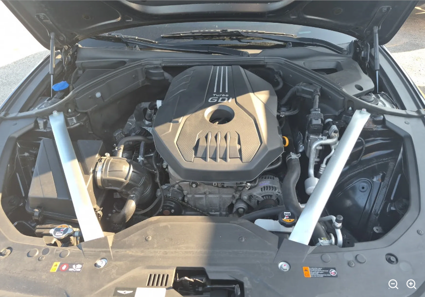 Used 2023 Genesis G70 2.0T AWD/4WD image 11
